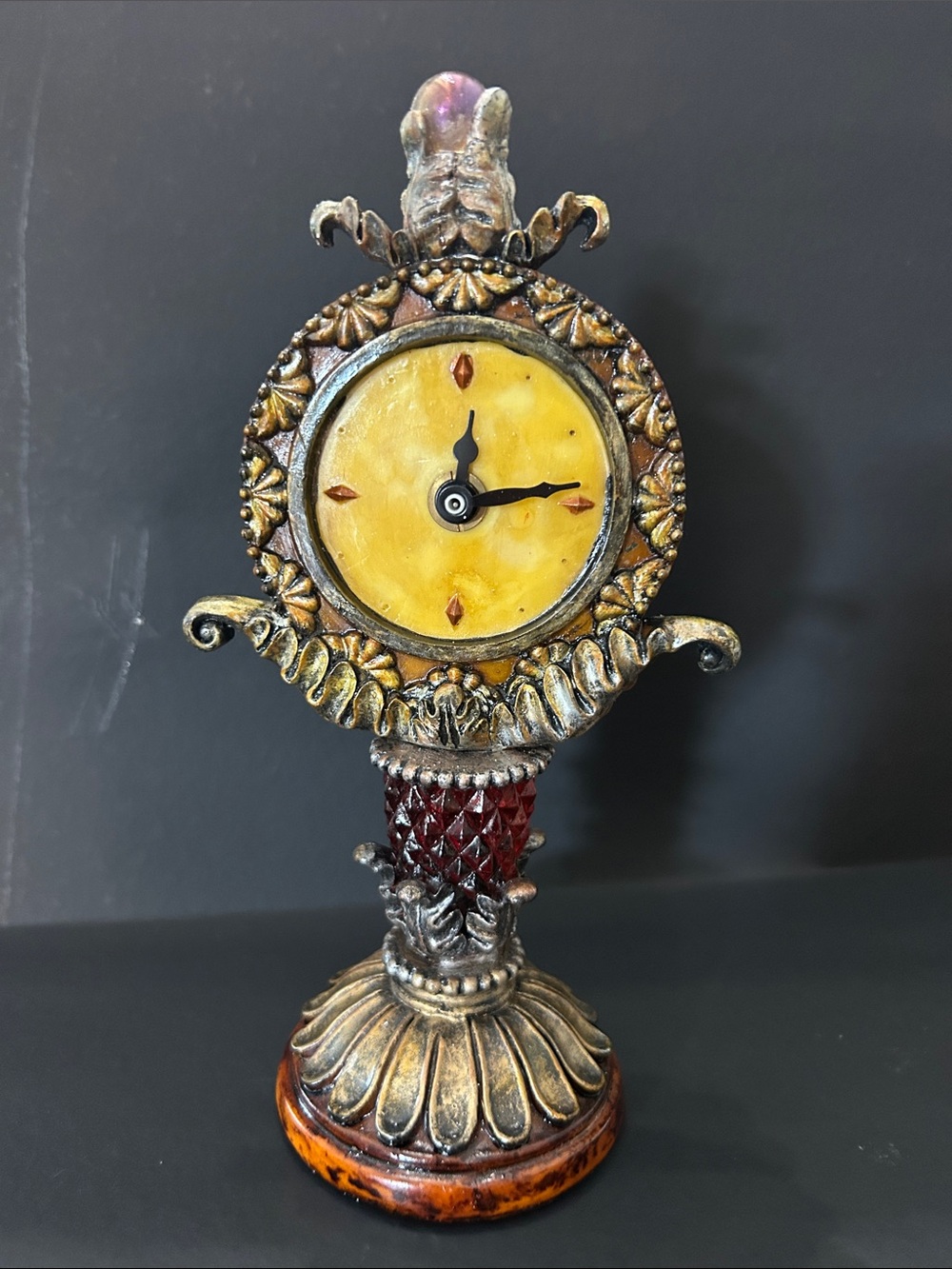 Vintage mantel clock 9 x 4